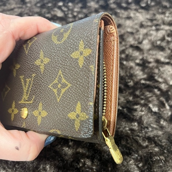 Louis Vuitton Vintage Tressor Canvas Wallet  in Classic Monogram. EUC - Picture 16 of 17